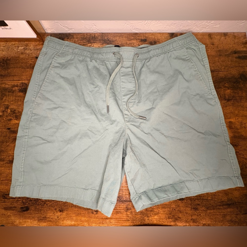 GAP Men’s Green Drawstring Shorts
